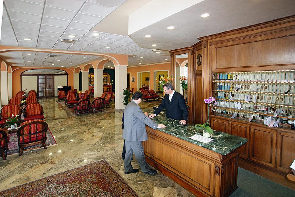 Hotel Columbia Terme Abano Terme Exterior photo