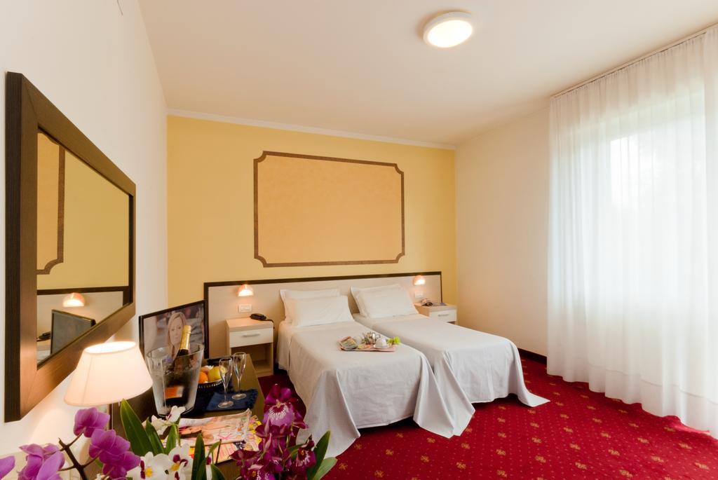Hotel Columbia Terme Abano Terme Exterior photo